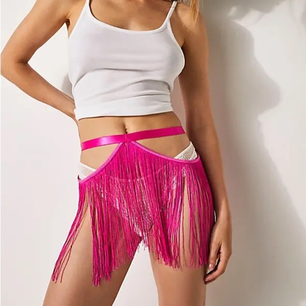 KILO BRAVA Fringe It Skirt - Pink